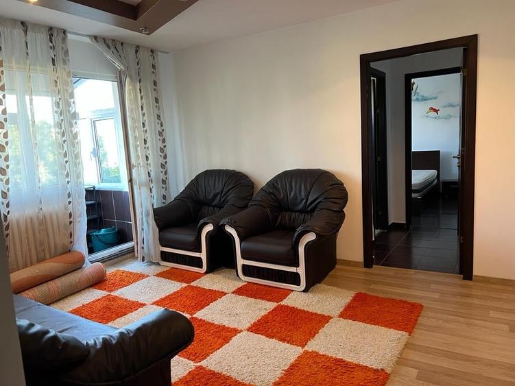 Apartament cu 2 camere semidecomandat în Podu Roș