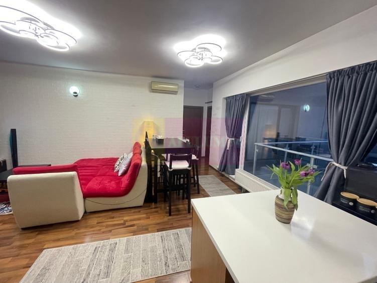 Apartament cu 3 camere decomandat, mobilat în Titan