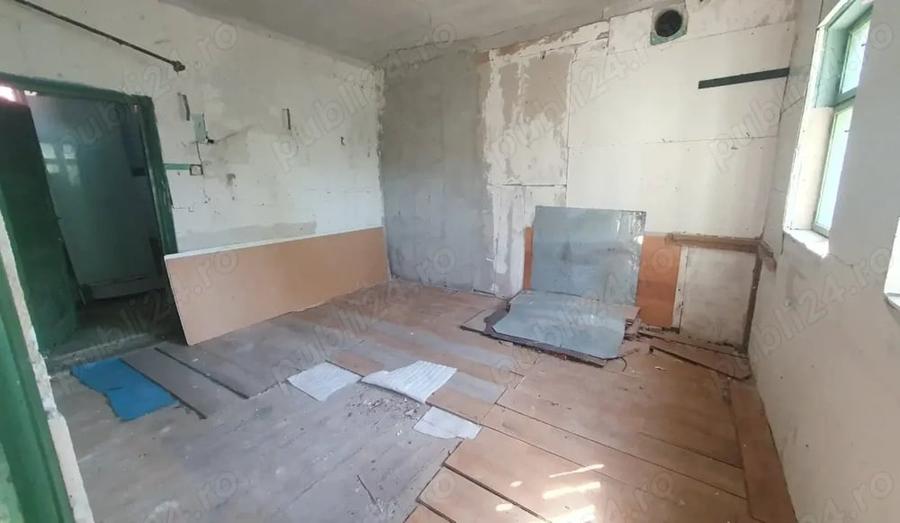 Casă cu 5 camere cu Teren 2259 Mp în Zădăreni