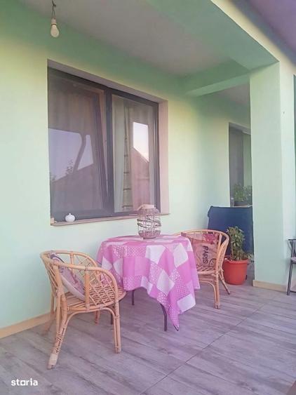 Casă cu 4 camere în Lumina