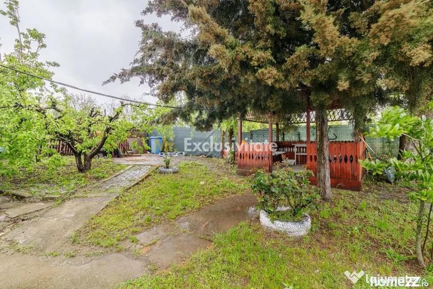Casă cu 7 camere cu Teren 2000 Mp în Periș