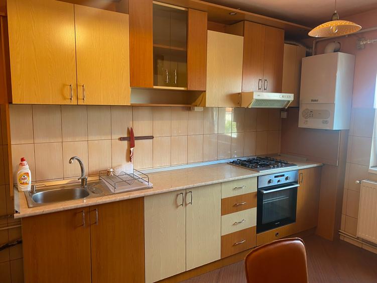 Apartament cu 3 camere mobilat si utilat, zona semicentrala - 12