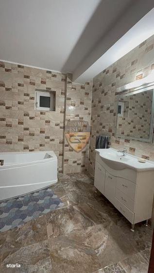 3 camere 180 mp + Parcare privata. Peninsula, Centrul Vechi, Piata Ovi - 11