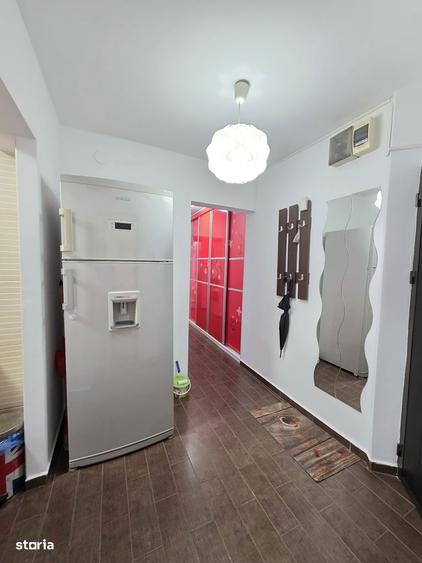 Apartament cu 3 camere decomandat, mobilat în Sălăjan