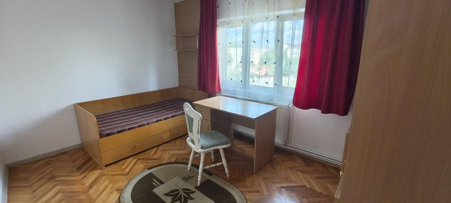 Apartament cu 2 camere semidecomandat, mobilat în Girocului