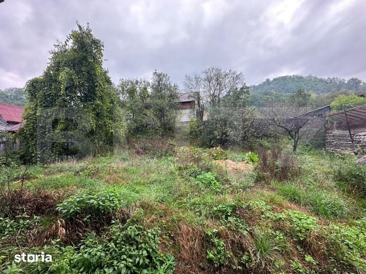 Casă cu 7 camere cu Teren 660 Mp în Feldru