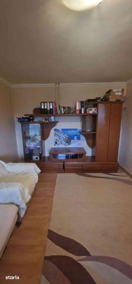 Apartament cu 2 camere decomandat în Titan