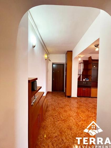 Apartament cu 4 camere, mobilat în Central