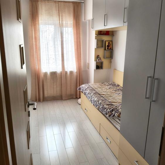 Apartament cu 2 camere decomandat în Democrației