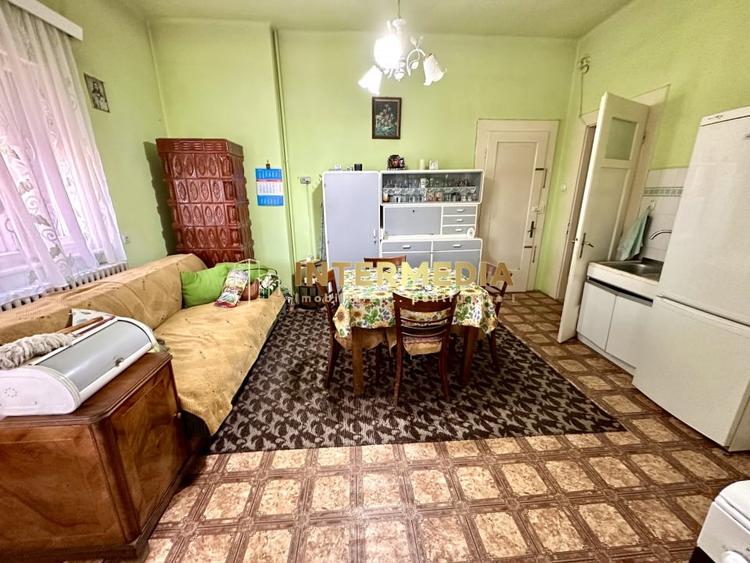 Apartament cu 3 camere decomandat, mobilat în Central