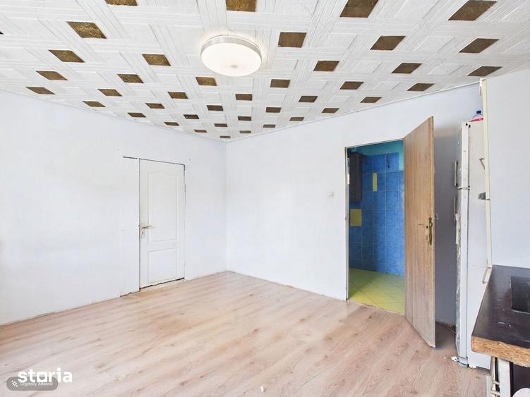 Casă cu 2 camere cu Teren 1000 Mp în Păuliș