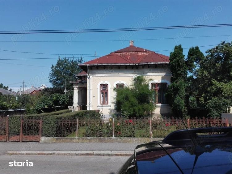 Casă cu 4 camere cu Teren 810 Mp în Fălticeni