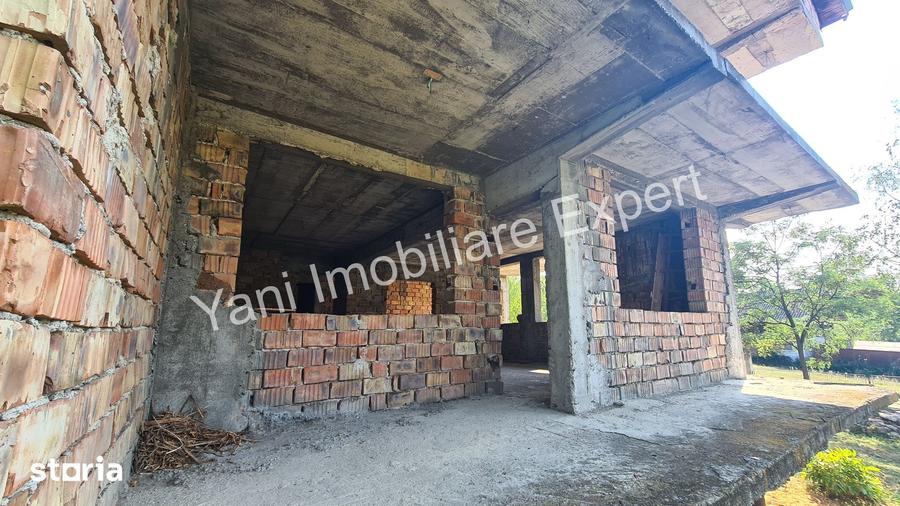 Casă cu 4 camere cu Teren 1000 Mp în Valea Danului