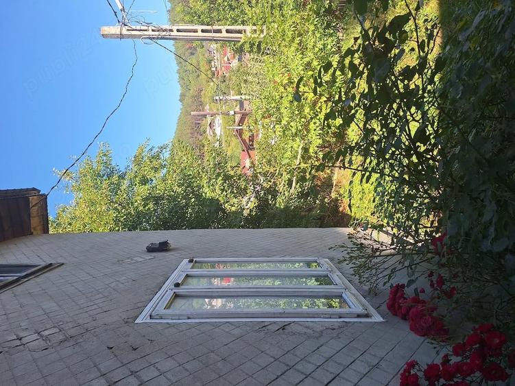 Casă cu 12 camere cu Teren 559 Mp în Tulnici