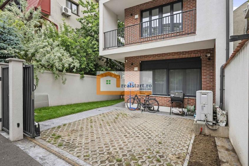 Casă individuală cu 5 camere cu Canalizare în Aviatorilor