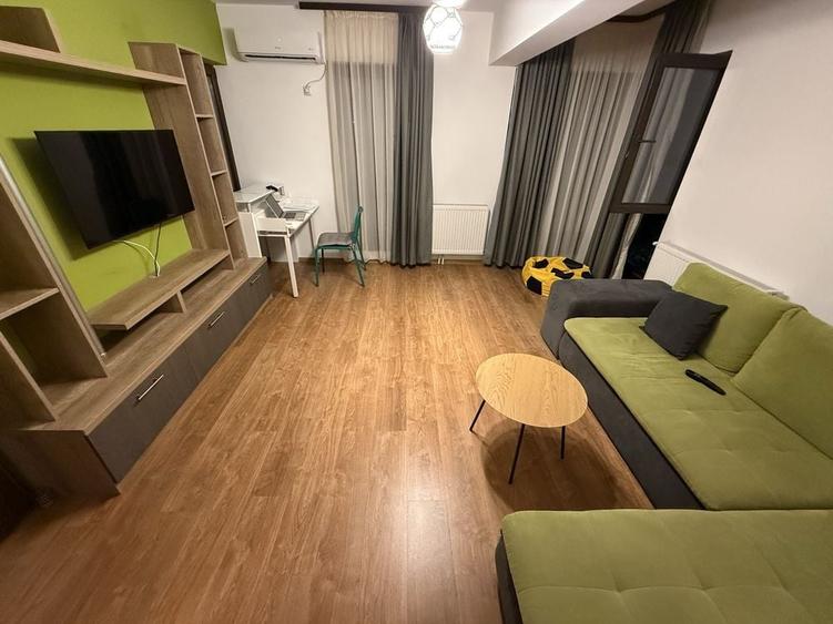Apartament cu 2 camere decomandat în Apărătorii Patriei