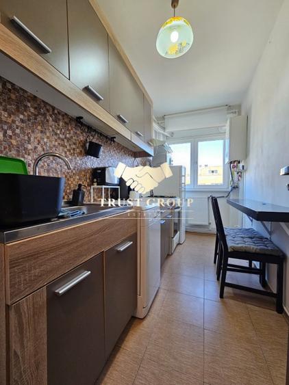 Apartament cu 3 camere semidecomandat, mobilat în Drumul Taberei