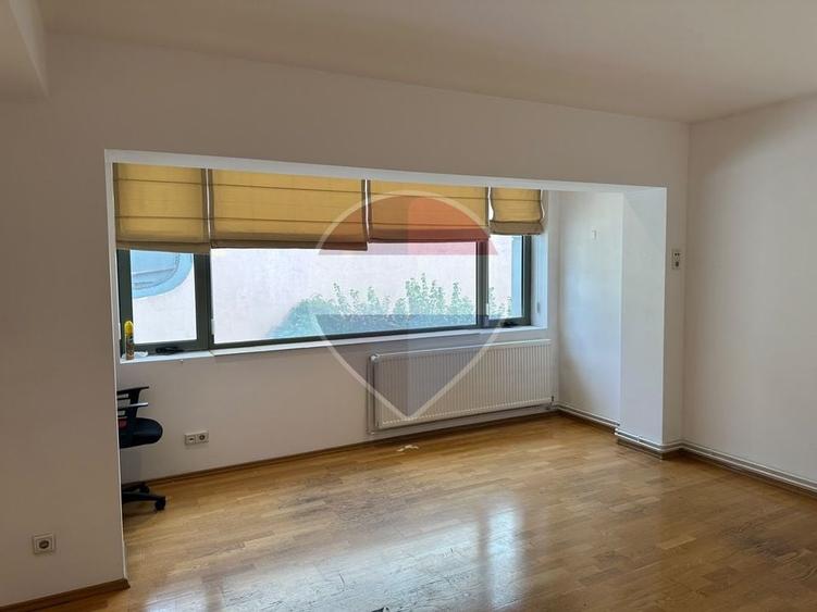 Spațiu comercial, de 56 mp, în Unirii