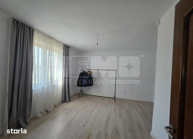 Casă cu 5 camere cu Teren 2903 Mp în Copălău