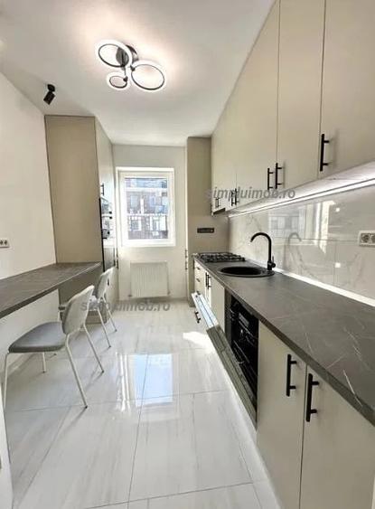 Apartament cu 3 camere decomandat în Fundeni