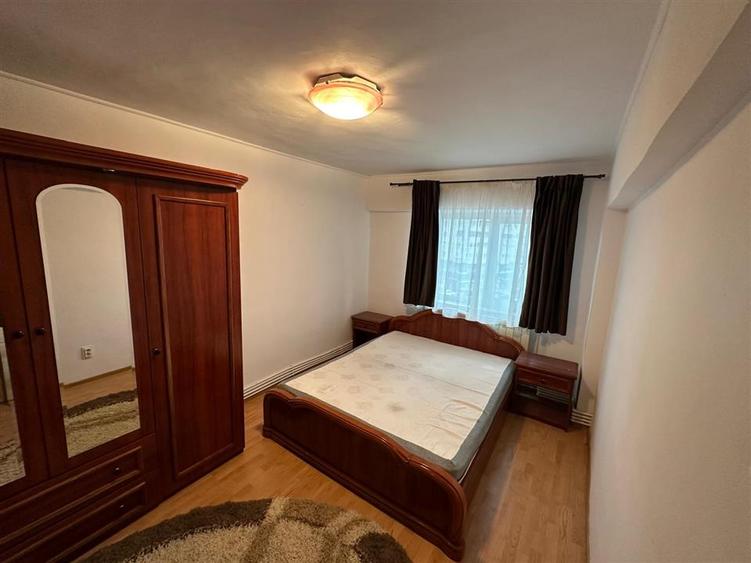 Apartament cu 2 camere decomandat în Hala Centrală