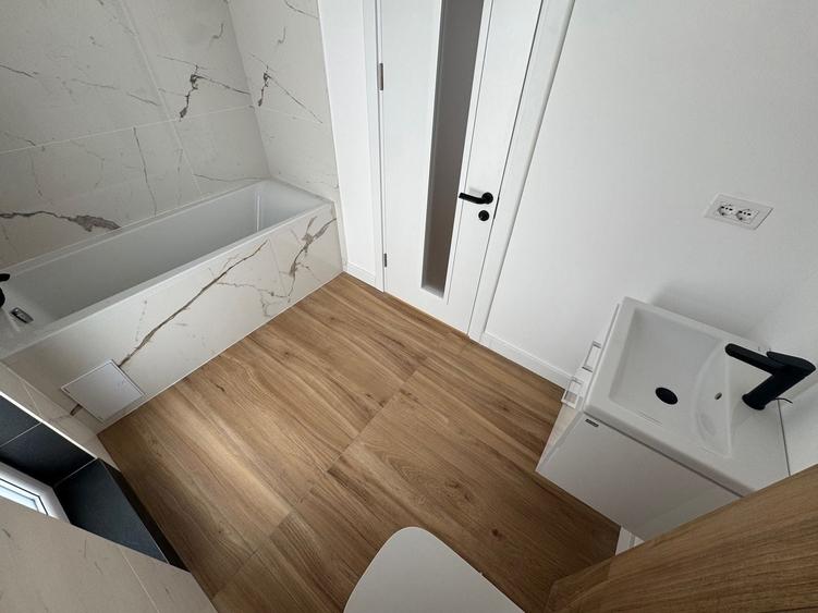Casă individuală cu 4 camere cu Canalizare în Tunari