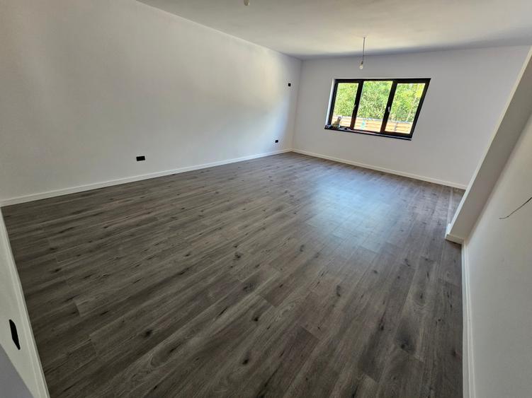 Casă individuală cu 4 camere cu Teren 500 Mp în Țegheș