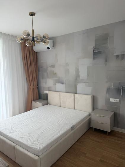 Apartament cu 3 camere decomandat, mobilat în Băneasa