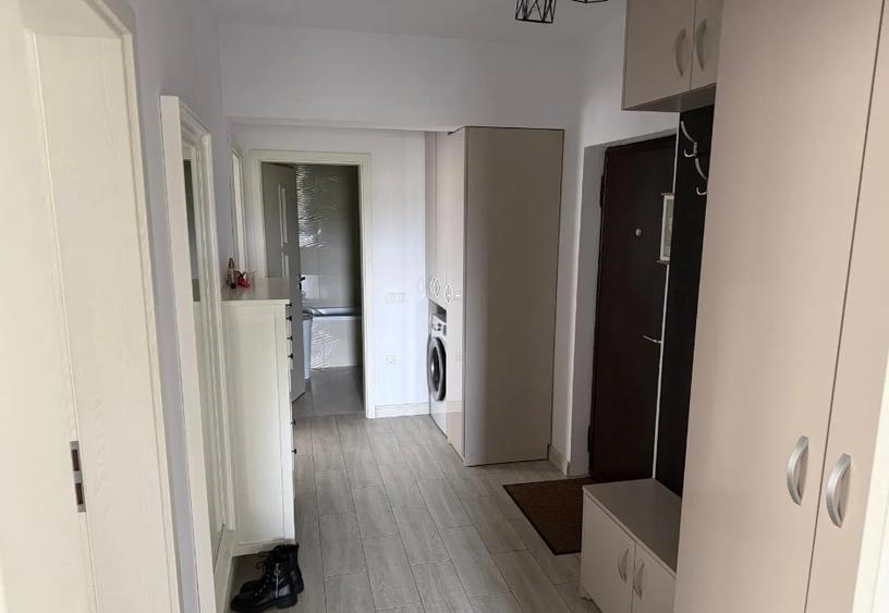 Apartament cu 3 camere decomandat, mobilat în Central