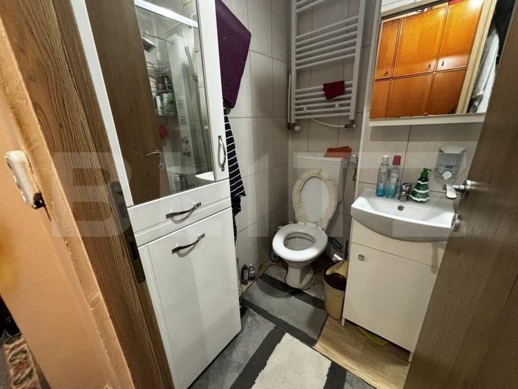 Apartament cu 3 camere semidecomandat, mobilat în Micro 14