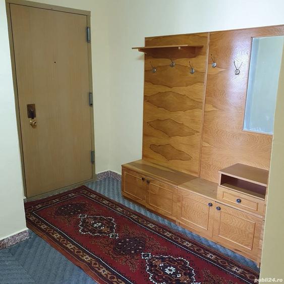 Apartament cu 3 camere decomandat în Nufărul
