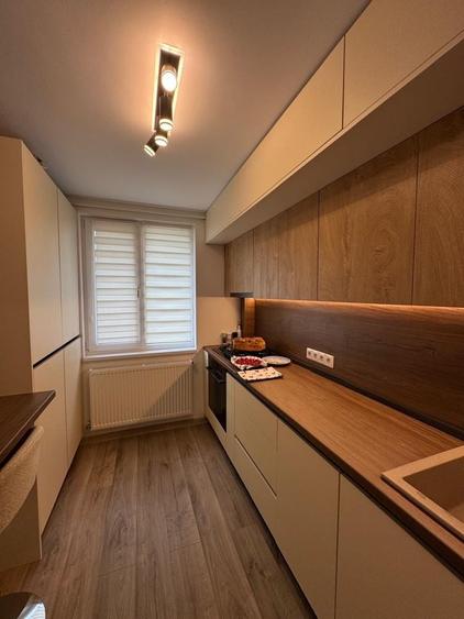 Apartament cu 2 camere semidecomandat în Cuza Vodă