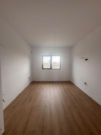 Duplex cu 4 camere cu Canalizare în Moșnița Nouă