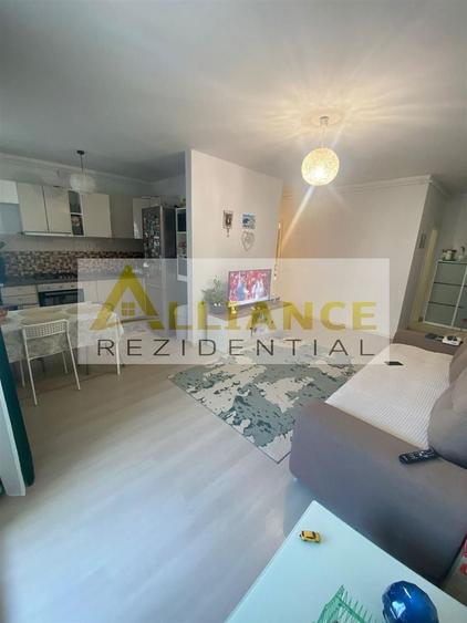 Apartament cu 3 camere decomandat, mobilat în Metalurgiei