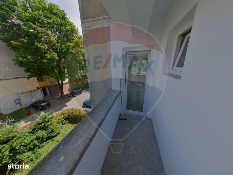 Apartament cu 4 camere decomandat în Central
