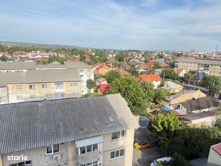 Apartament cu 3 camere decomandat în Micro 4