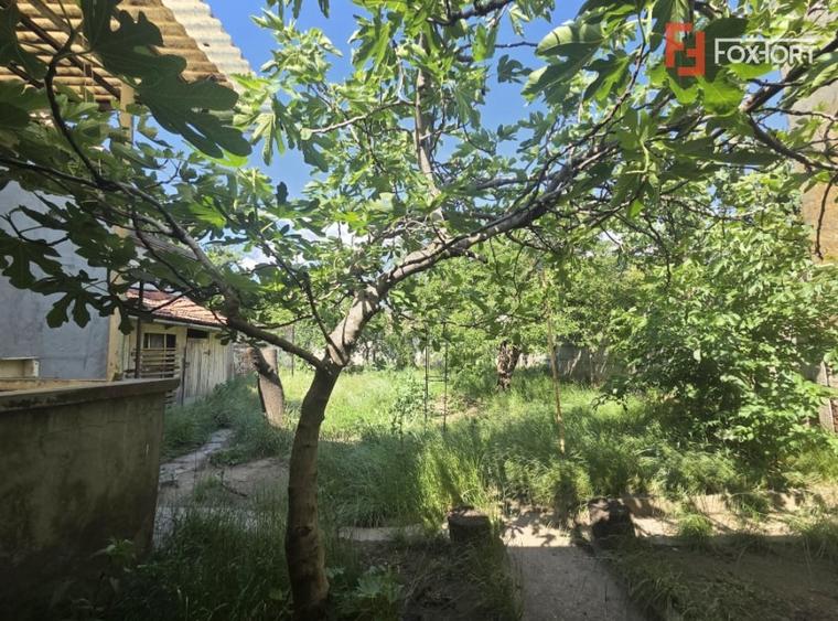 Casă individuală cu 5 camere cu Canalizare în Funcționarilor