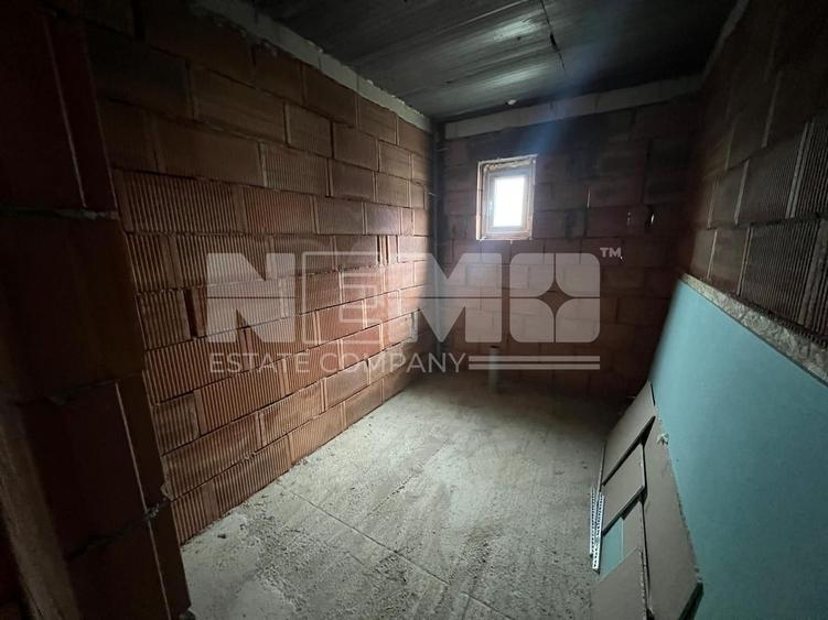 Casă individuală cu 6 camere cu Canalizare în Dornești