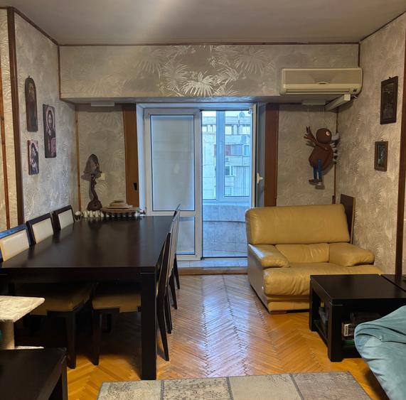 Apartament cu 4 camere în Decebal