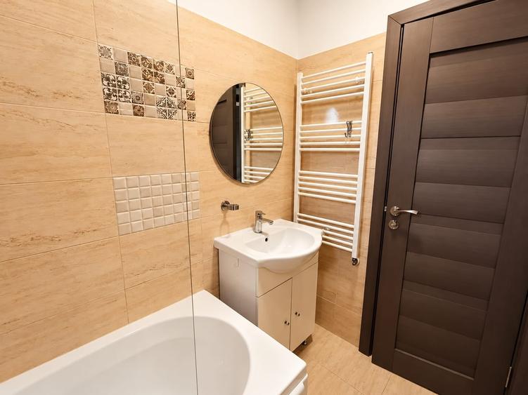 Apartament cu 2 camere semidecomandat în Cristian