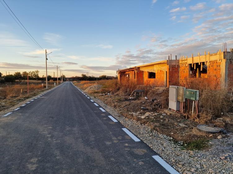 Teren Construcții intravilan de 500 mp, în Domnești