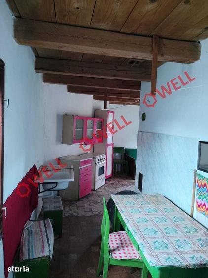 Casă cu 7 camere cu Teren 1123 Mp în Zăbala