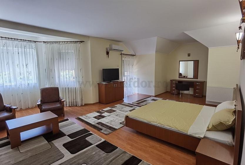 Casă individuală cu 6 camere cu Canalizare în Pipera