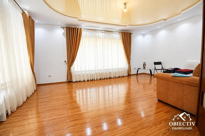 Casă individuală cu 5 camere cu Teren 500 Mp în 1 Mai