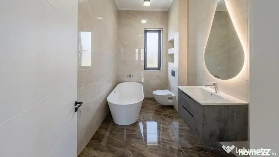 Casă cu 5 camere cu Teren 420 Mp în Central