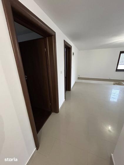 Casă cu 4 camere cu Teren 1090 Mp în Central