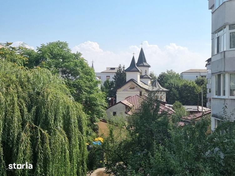 Apartament cu 3 camere decomandat în Bistrița Lac
