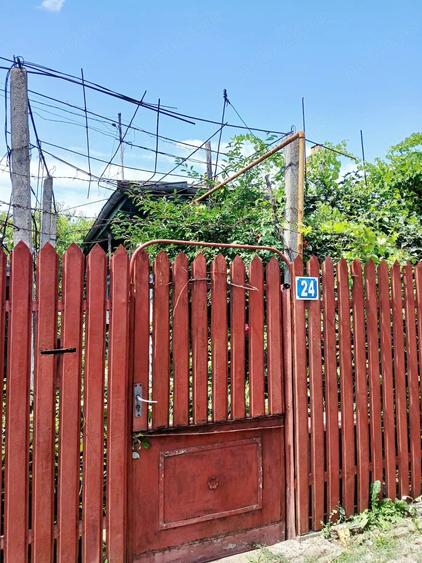 Casă cu 4 camere cu Teren 300 Mp în Central