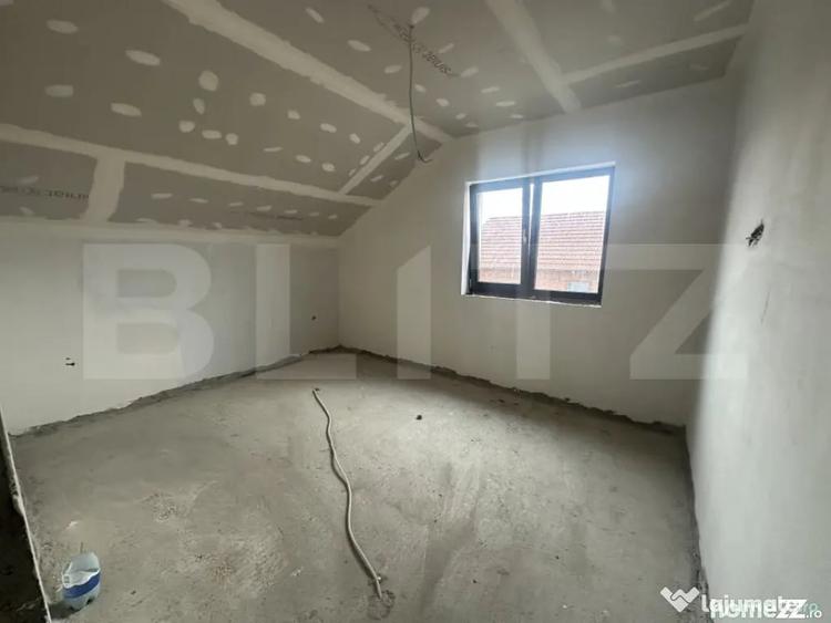 Casă cu 4 camere cu Teren 300 Mp în Lazuri