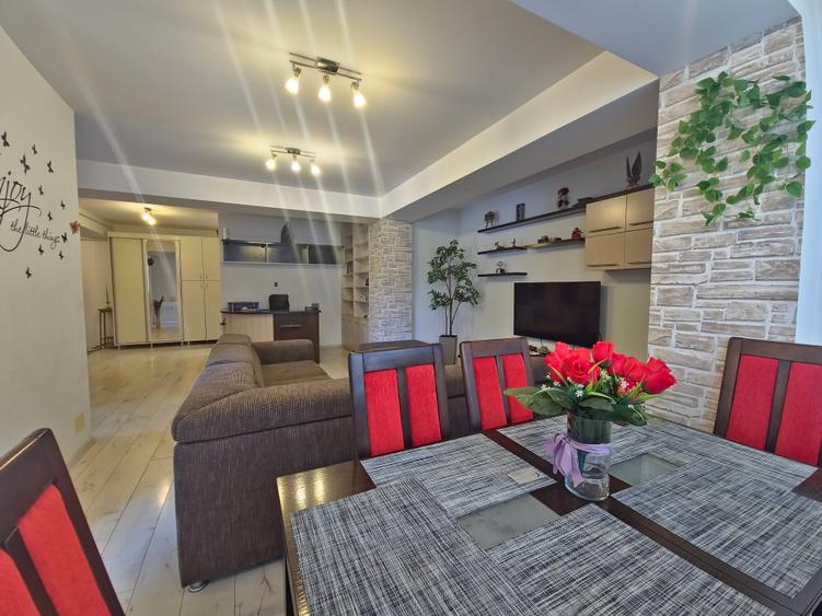Apartament cu 3 camere decomandat, mobilat în Energia